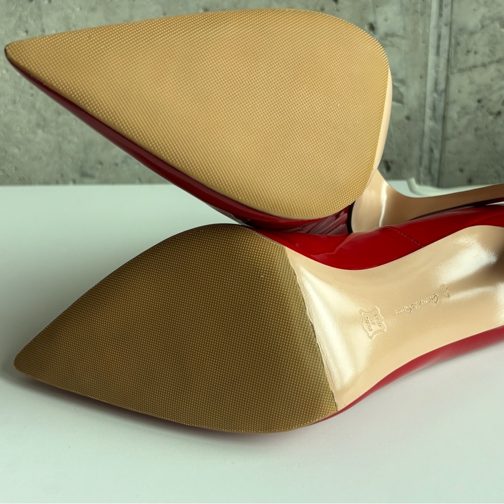 Gianvito Rossi Red V Cut Leather Pumps - Picture 5 of 6